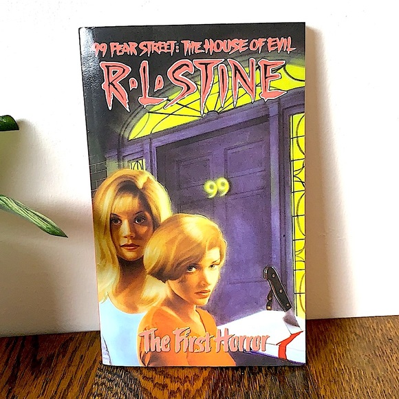 🎃R.L. Stine/ 99 Fear Street: The House of Evil🎃 RETRO 2002 - Picture 1 of 6